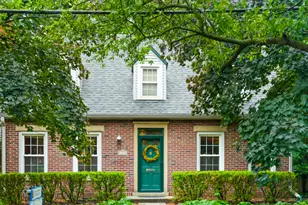 1009 W Green St, Champaign, IL 61821 - Photo 3