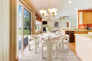 2660 Chesire Ct, West Dundee, IL 60118 - Photo 7