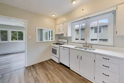 714 W Memorial Road, Bensenville, IL 60106 - Photo 5