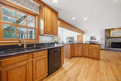250 Chasse Circle, Saint Charles, IL 60174 - Photo 9