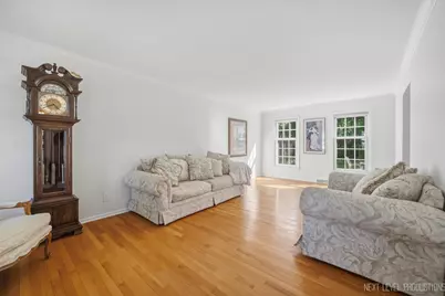 250 Chasse Circle, Saint Charles, IL 60174 - Photo 5