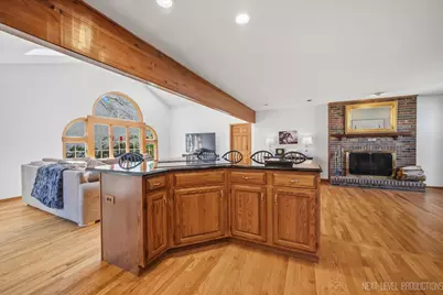 250 Chasse Circle, Saint Charles, IL 60174 - Photo 11