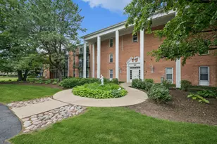 5101 Carriage Way Dr, Rolling Meadows, IL 60008 - Photo 1