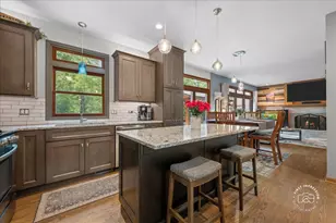 808 S Van Buren St, Batavia, IL 60510 - Photo 9
