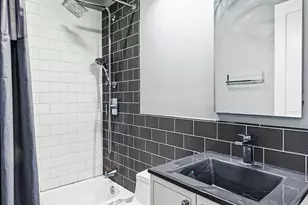1049 W Wellington Ave, Chicago, IL 60657 - Photo 15
