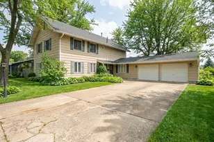 181 Tilton Park Dr, Dekalb, IL 60115 - Photo 1