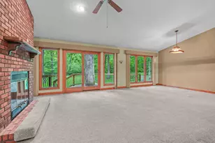 10876 Crockett Rd, Roscoe, IL 61073 - Photo 15