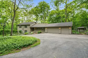 10876 Crockett Rd, Roscoe, IL 61073 - Photo 3