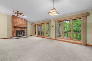 10876 Crockett Rd, Roscoe, IL 61073 - Photo 17