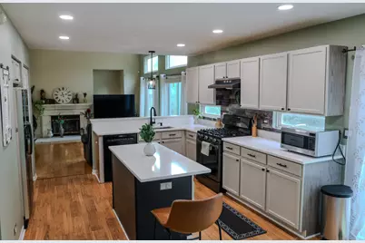 4481 W Butternut Lane, Waukegan, IL 60085 - Photo 11