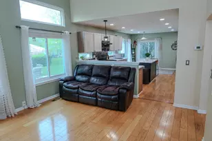 4481 W Butternut Ln, Waukegan, IL 60085 - Photo 9