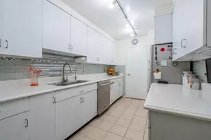 850 N Dewitt Pl, Chicago, IL 60611 - Photo 9