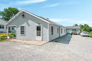 311 E McKinley Ave, Deer Creek, IL 61733 - Photo 17