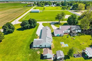 311 E McKinley Ave, Deer Creek, IL 61733 - Photo 21