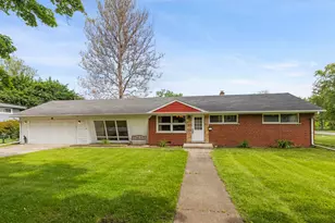 510 S Dorchester Ave, Wheaton, IL 60187 - Photo 1