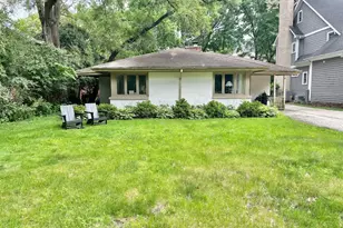 422 E Hickory St, Hinsdale, IL 60521 - Photo 1