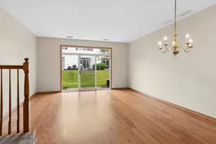 933 Genesee Ct, Naperville, IL 60563 - Photo 7
