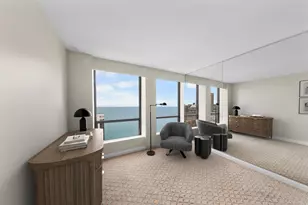 260 E Chestnut St, Chicago, IL 60611 - Photo 9