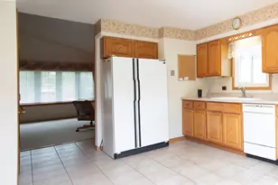 921 S Iowa Ave, Addison, IL 60101 - Photo 23