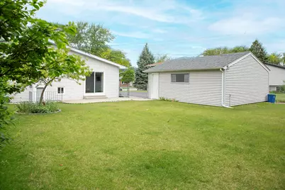 921 S Iowa Avenue, Addison, IL 60101 - Photo 9
