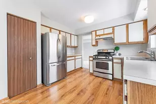 554 Abbeywood Dr, Cary, IL 60013 - Photo 7