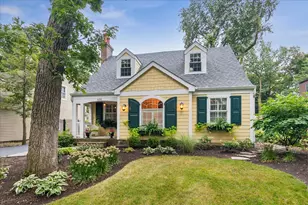 635 Greenbriar Ln, Lake Forest, IL 60045 - Photo 1