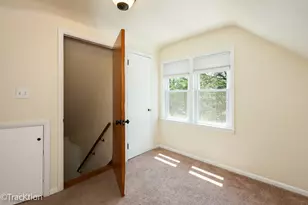 5034 W Argyle St, Chicago, IL 60630 - Photo 9