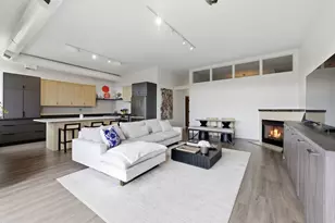 2101 W Rice St, Chicago, IL 60622 - Photo 9