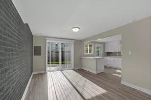 9272 N Home Terrace, Des Plaines, IL 60016 - Photo 11