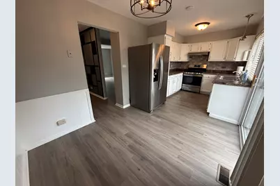 1927 Governors Lane, Hoffman Estates, IL 60169 - Photo 7
