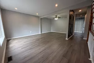 1927 Governors Ln, Hoffman Estates, IL 60169 - Photo 3