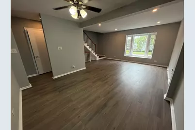1927 Governors Lane, Hoffman Estates, IL 60169 - Photo 5