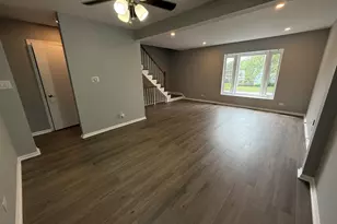 1927 Governors Ln, Hoffman Estates, IL 60169 - Photo 5