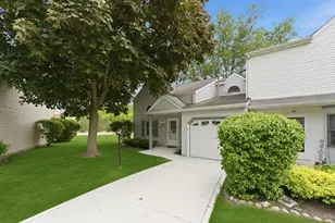 2456 Bridgewater Dr, Woodstock, IL 60098 - Photo 3