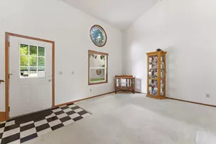 2456 Bridgewater Dr, Woodstock, IL 60098 - Photo 7