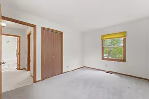 2456 Bridgewater Dr, Woodstock, IL 60098 - Photo 27