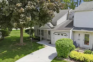2456 Bridgewater Dr, Woodstock, IL 60098 - Photo 5