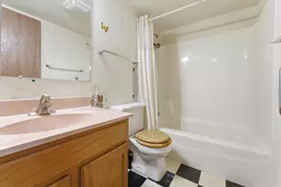 2456 Bridgewater Dr, Woodstock, IL 60098 - Photo 15