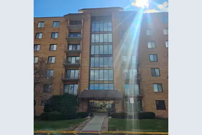 1717 W Crystal Lane #310, Mount Prospect, IL 60056 - Photo 1