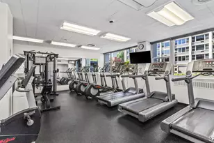 4250 N Marine Dr, Chicago, IL 60613 - Photo 27