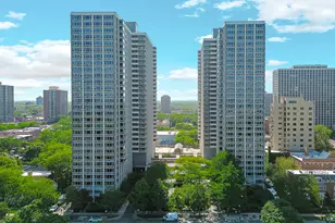 4250 N Marine Dr, Chicago, IL 60613 - Photo 3