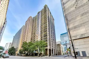 201 E Chestnut St, Chicago, IL 60611 - Photo 1