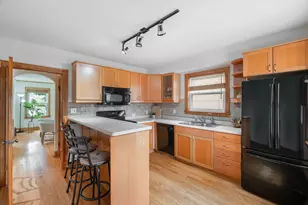 5424 N Mobile Ave, Chicago, IL 60630 - Photo 5