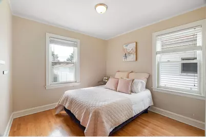 5424 N Mobile Avenue, Chicago, IL 60630 - Photo 9