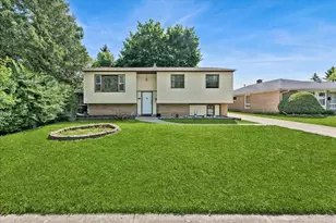 2325 Yeoman St, Waukegan, IL 60087 - Photo 1