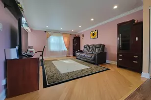755 Rodenburg Rd, Roselle, IL 60172 - Photo 3