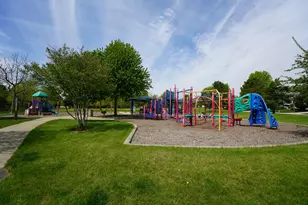 1820 Nicholson Dr, Hoffman Estates, IL 60192 - Photo 41