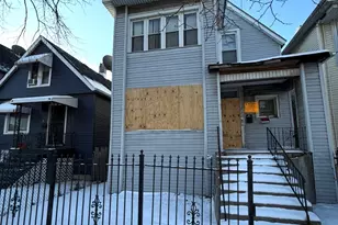 722 N Laramie Ave, Chicago, IL 60644 - Photo 1