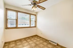 10749 S Rockwell St, Chicago, IL 60655 - Photo 9