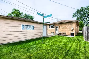 10749 S Rockwell St, Chicago, IL 60655 - Photo 13